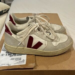 Veja V-10 mesh sneakers size 39